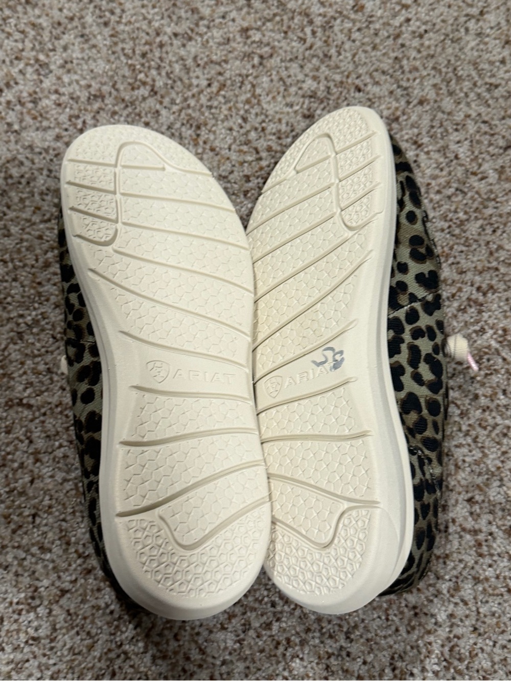 Ariat Leopard Print Hilo Lace-Up Sneaker in olive leopard print 9b - Picture 13 of 14